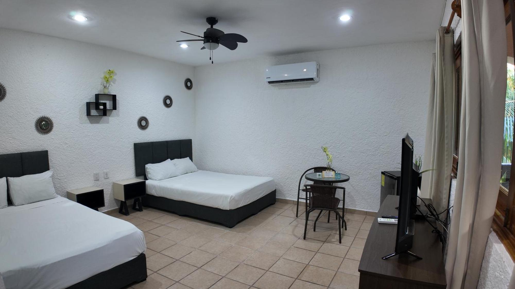 Hotel Bosque Caribe, 5Th Av. Zone Playa del Carmen Exterior photo